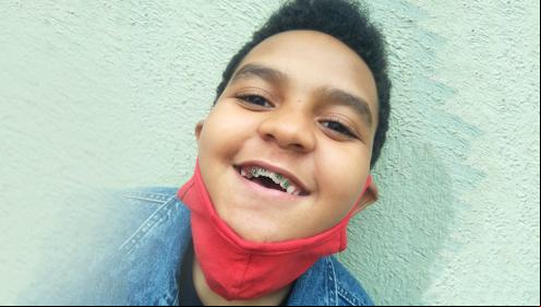 Crianças e adolescentes recebem aparelhos ortodônticos doados por voluntários