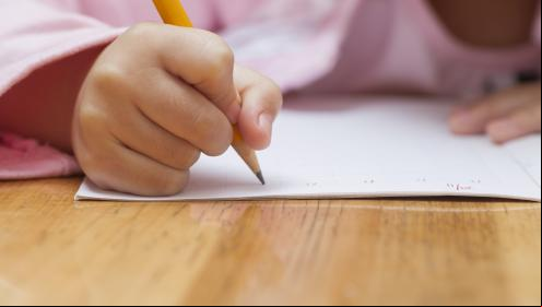 Como ajudar a criança a gostar de estudar desde os primeiros anos